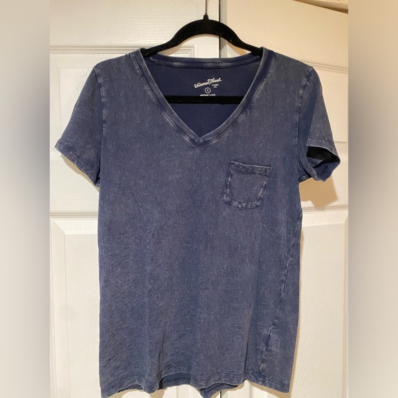 V-neck short sleeve - Picture 1 of 2